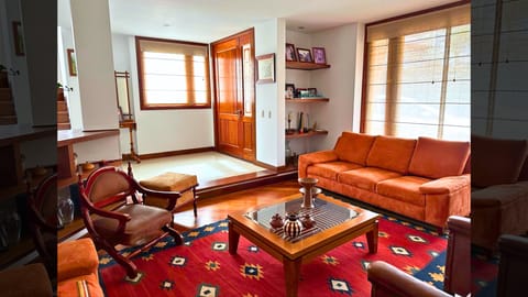 Exclusiva CASA ESQUINERA de CHÍA en VENTA $ 960 Millones en Chía (Municipio)