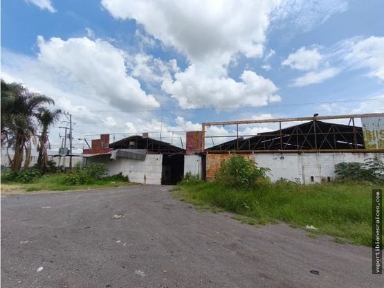 BODEGA Y TERRENO 22,429 m2 EN VENTA CARRETERA SHY/JIQUILPAN,MICH