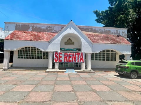 BODEGA EN RENTA 740 m2, BLVD LAZARO CARDENAS NORTE SAHUAYO MICH. en Sahuayo (Municipio)