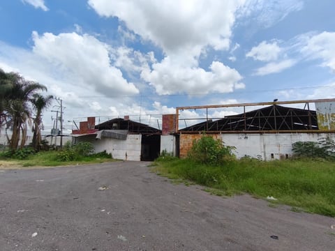 BODEGA Y TERRENO 22,429 m2 EN VENTA CARRETERA SHY/JIQUILPAN,MICH en Jiquilpan (Municipio)