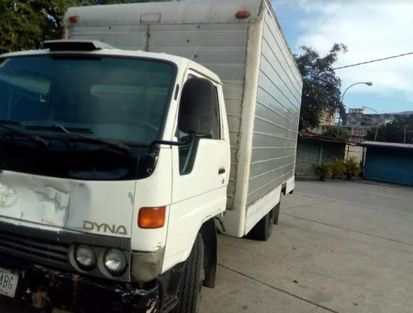 CAMIÓN TOYOTA DYNA año 2002 en Miranda (Municipio)