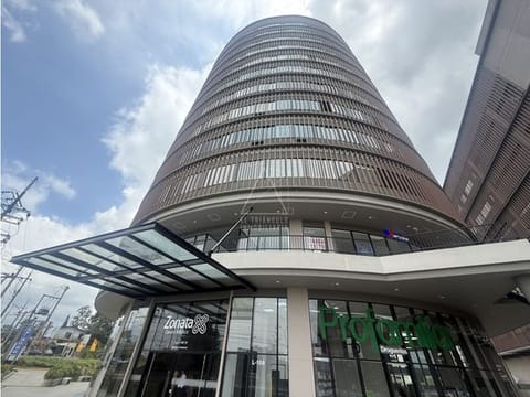 Se Alquila Local Comercial Centro Medico Zonata