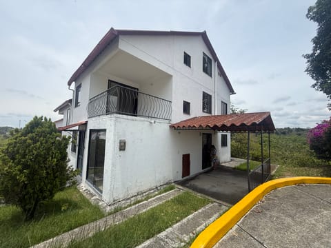 Se Vende Casa Condominio Cerrado Urbano Norte De Armenia en Armenia (Municipio)