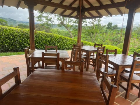 VENTA FINCA FAMILIAR Y DE TURISMO EN QUIMBAYA en Quimbaya (Municipio)