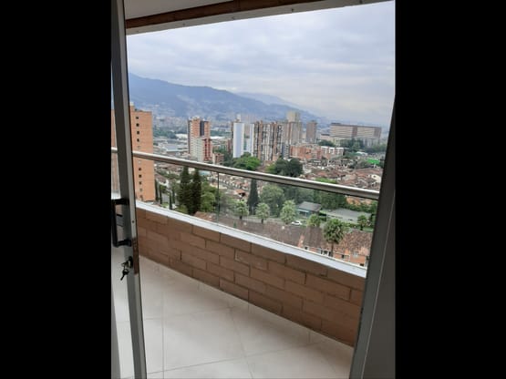 VENDO APARTAMENTO EN SABANETA ANTIOQUIA 81.23 M2