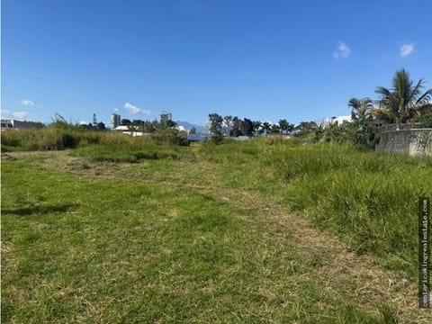 Lote de 5476 m2 en Zapote