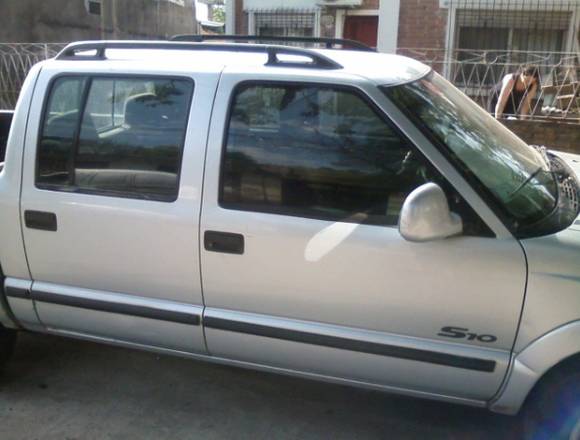 camioneta chevrolet s10 4x2 en Villa de Mayo (Localidad)