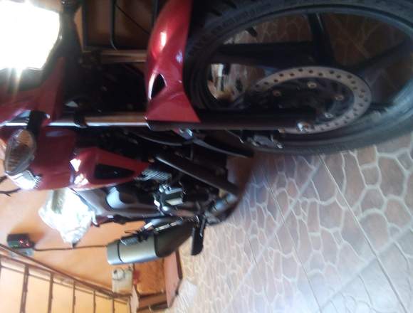 MOTOCICLETA HONDA INVICTA