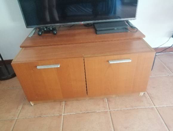Mueble cuadrado en madera