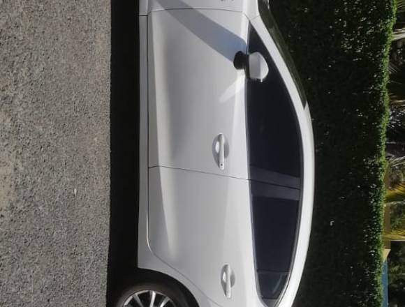 Mazda 3 año 2016, blanco en Antón (Distrito)