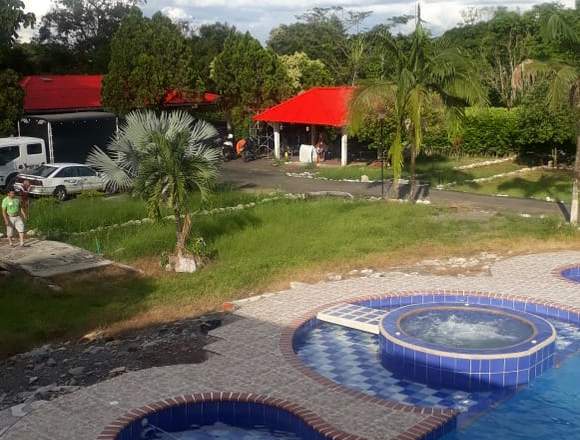Vendo gran Finca con piscina en Guamal (Municipio)