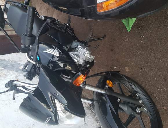 VENDO MOTO HONDA CB 1 AÑO 2018 en Santiago (Comuna)