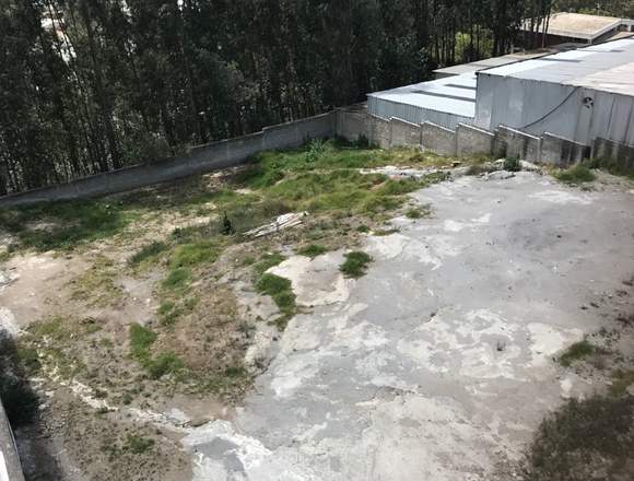 ARRIENDO SECTOR INDUSTRIAL TERRENO DE 1500M en Quito (Cantón)