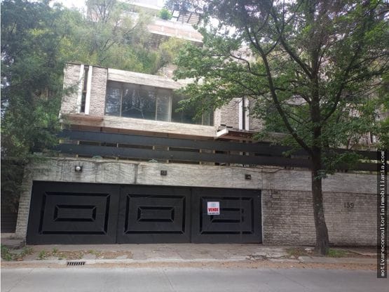 CASA RESIDENCIAL EN LA HERRDURA A PIE DE CALLE