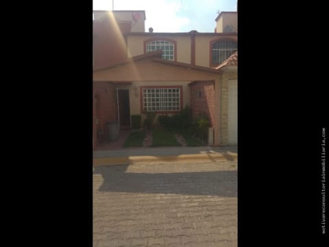 CASA DE 2 NIVELES EN PRIVADA, LAS AMERICAS EDO DE MEXICO