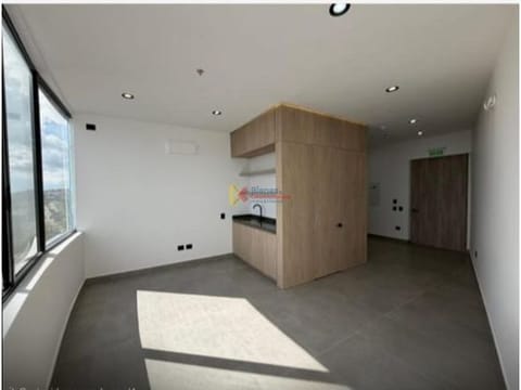 SE RENTA CONSULTOTIO EN LA AV. CENTENARIO