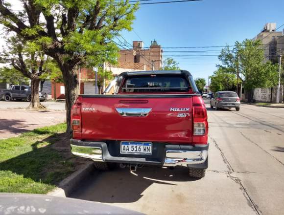 TOYOTA HILUX 2.8 4X4 SRX ROJA- AÑO 2016 ** en Río Tercero (Localidad)