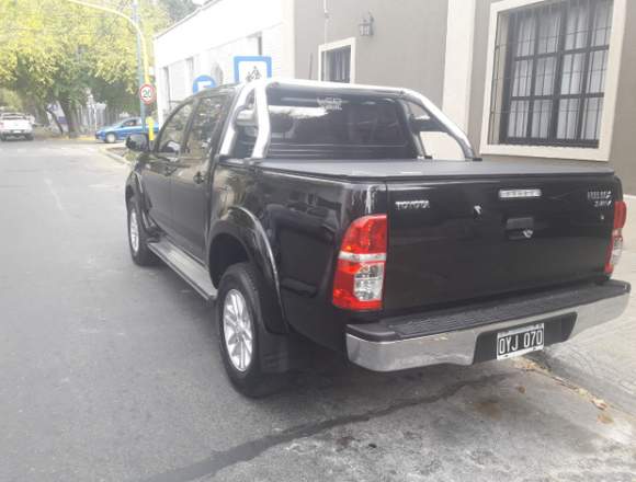 TOYOTA HILUX 3.0 SRV FULL en Río Tercero (Localidad)