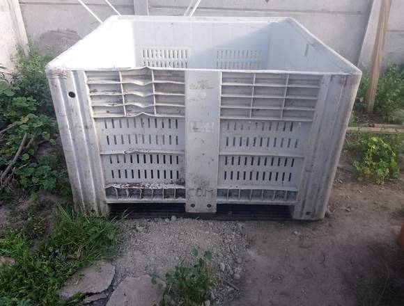 Bins plastico usado. en Padre Hurtado (Comuna)