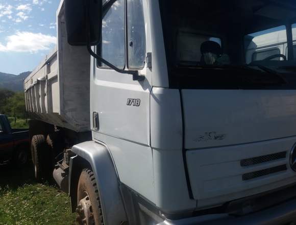 Mercedes benz 1718. en Maule (Comuna)