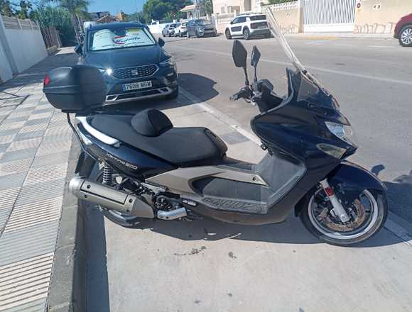 SE VENDE KYMCO XCITING 500