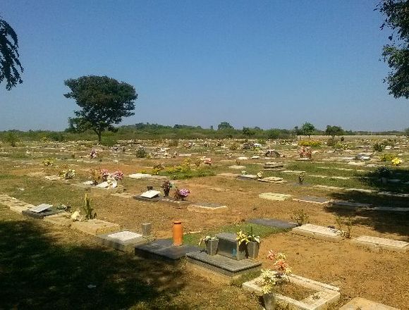 Parcela de dos puestos en Cementerio en San Francisco (Municipio)