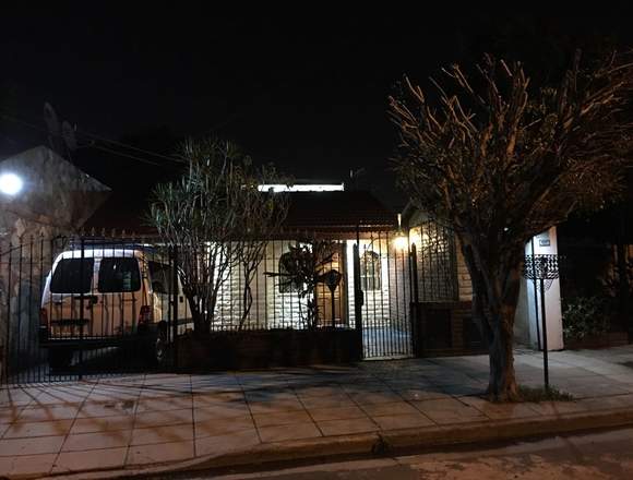 Hermosa Casa mas apto en Barrio de Lanus Oeste en Valentín Alsina (Localidad)