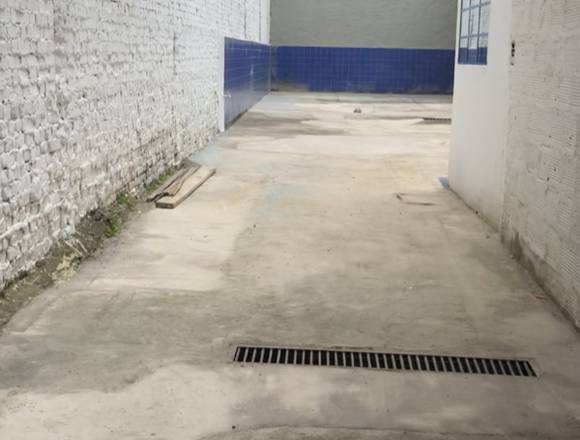 Arriendo bodega semicubierta