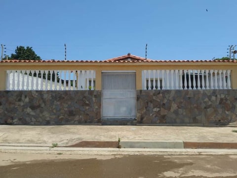 Casa de 70 mts en Los Cerritos en Maneiro (Municipio)