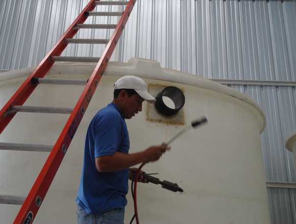 REPARAMOS TANQUES PLASTICOS INDUSTRIALES en Quito (Cantón)