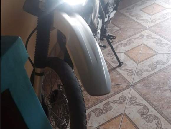 MOTO HONDA TORNADO 250 en Santo Domingo (Cantón)