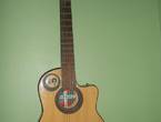 GUITARRA EN BUEN ESTADO en Espinar (Distrito)