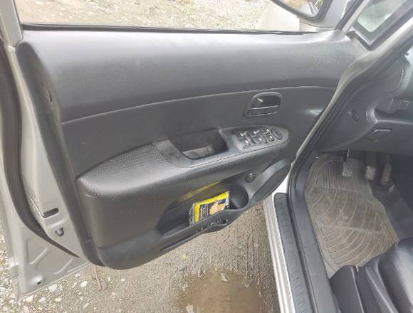 Se vende Kia Rondo 3 filas de asiento en Santo Domingo (Cantón)