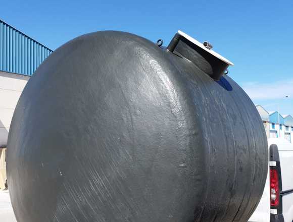 TANQUE DE FIBRA DE VIDRIO REFORZADA PARA ENTERRAR