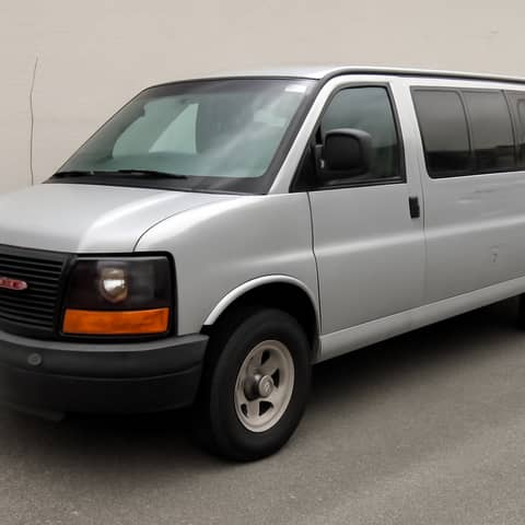 GMC Savana 2008 12 places — tourne bien, aménagé à Viviers (Commune)