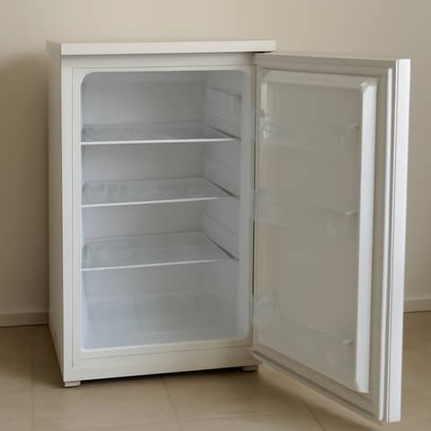 Congélateur vertical compact sans givre, étagères réglables à Avricourt (Commune)