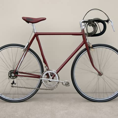 Vélo de route vintage en acier (raccords), cadre restauré, pneus neufs à Baudrecourt (Commune)