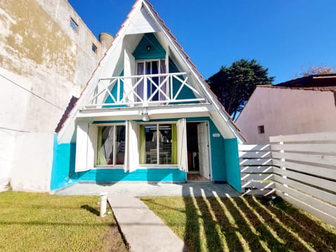 CHALET ALPINO EN ALQUILER TEMPORARIO PARA 5 PERSONAS en Santa Clara del Mar (Localidad)