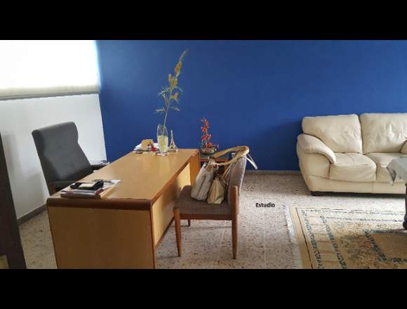 Col. Escalon, se vende amplia casa en San Salvador (Municipio)