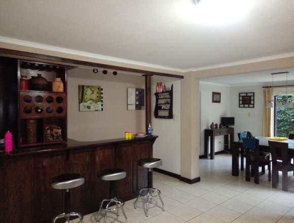 Casa en Bosques de San Marino San Cristóbal en Ciudad de Guatemala (Municipio)
