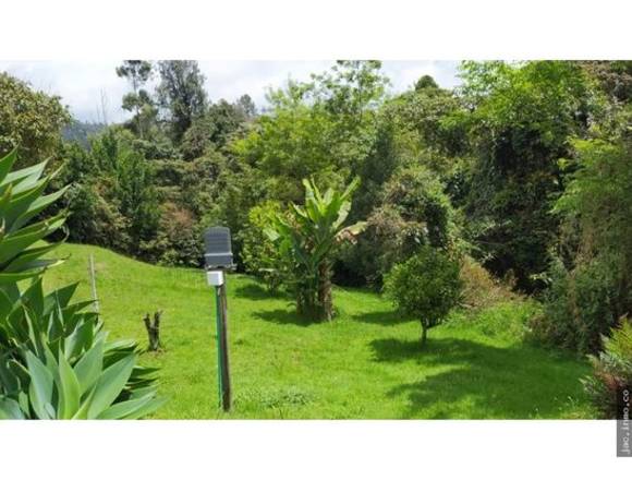 CASA CAMPESTRE En El Escobero. LOTE INDEPENDIENTE *ANTES DE PEAJE* en Envigado (Municipio)