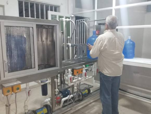 Planta llenadora de 700 a 800 botellones dia en Guayaquil (Cantón)