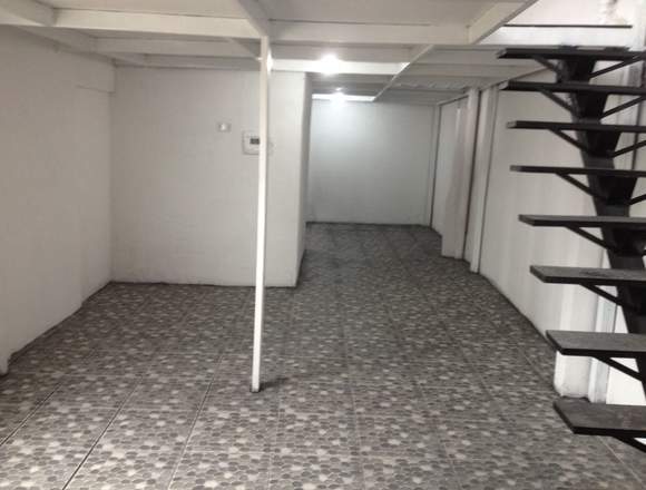 Arriendo local comercial bodegas oficinas ubicado
