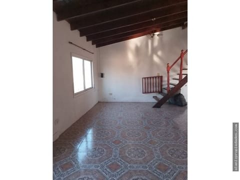 Alquilo departamento en Merlo Norte primer piso