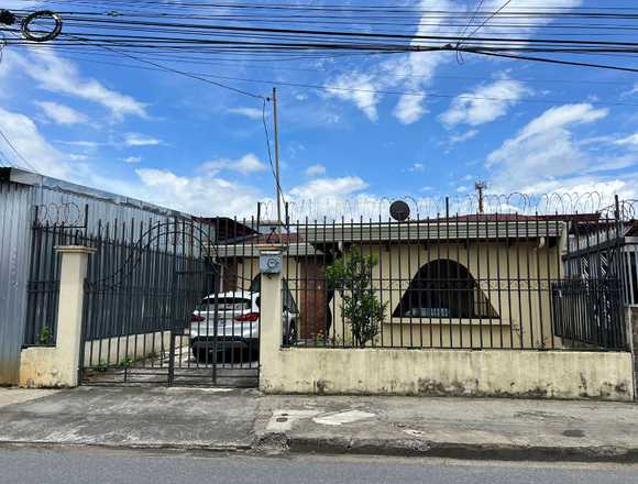 Se vende casa área comercial-residencial Heredia en Heredia (Cantón)
