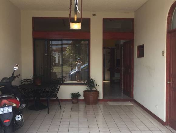 Se Alquila casa Rohrmoser San José # 337 en Heredia (Cantón)