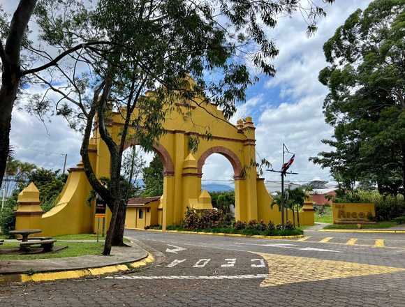 Lote en Residencial Los Arcos en Ulloa de Heredia en Heredia (Cantón)