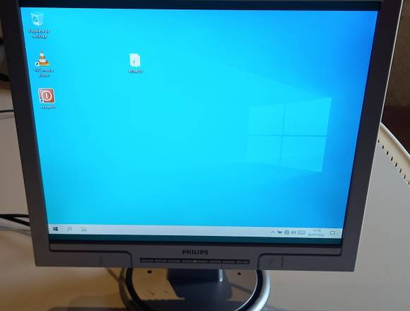 Monitor PHIPLIPS de 17 pulgadas.