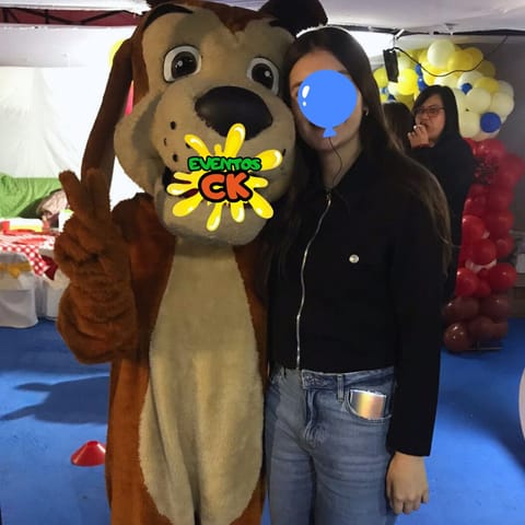 ¡La Diversión del Perro Chocolo Llegó a Tu Fiesta!