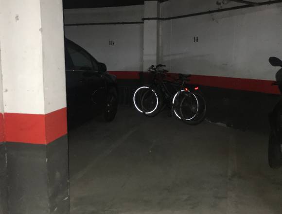 LLOGO PARKING MOTO A POBLENOU, BARCELONA en Barcelona (Municipio)